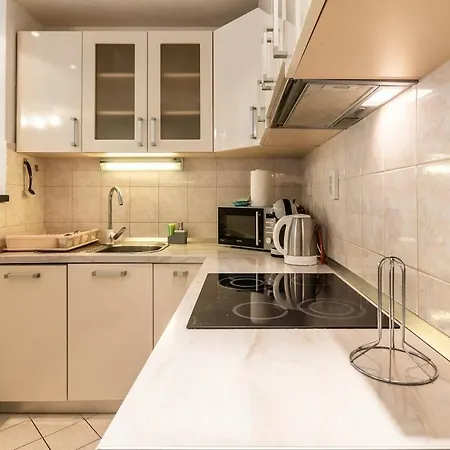 Spacious Family By The Sea Apartment