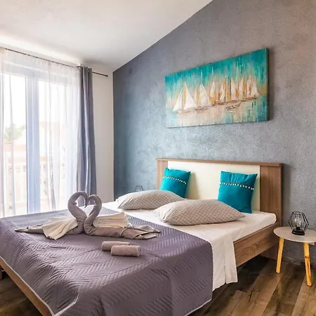 Spacious Family By The Sea Kastela