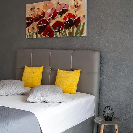 Spacious Family By The Sea Kastela