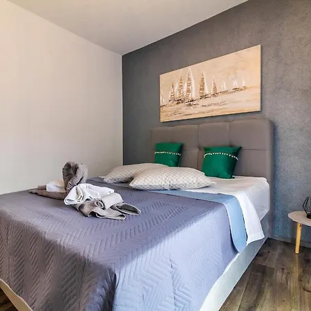 Spacious Family By The Sea