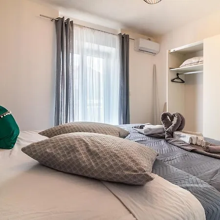 Spacious Family By The Sea