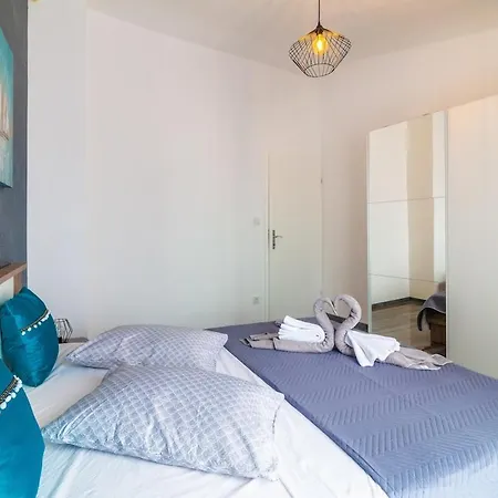 아파트 Spacious Family By The Sea Kaštela