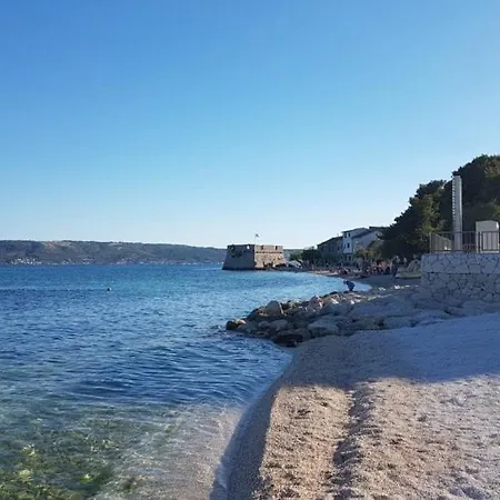 Spacious Family By The Sea Apartament