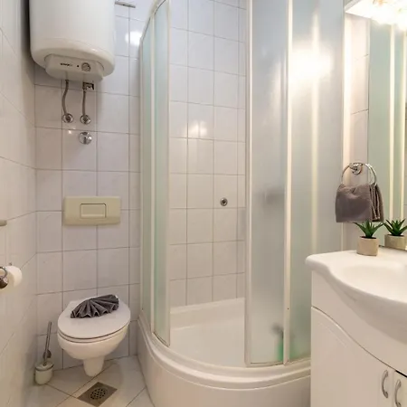 Spacious Family By The Sea Apartament