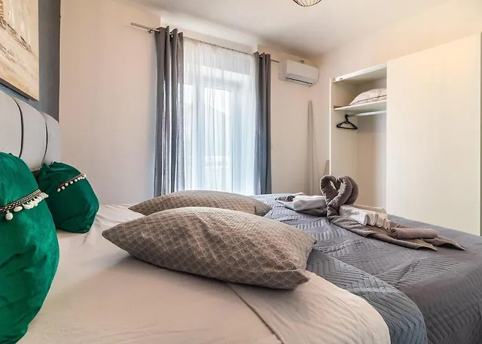 Spacious Family By The Sea