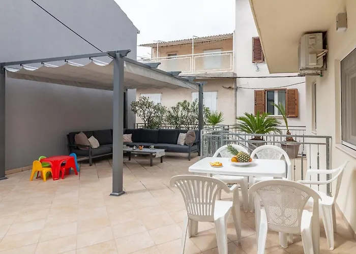 아파트 Spacious Family By The Sea