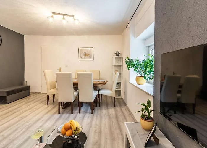 아파트 Spacious Family By The Sea Kaštela