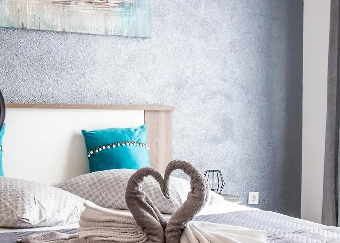 Spacious Family By The Sea 아파트 Kaštela