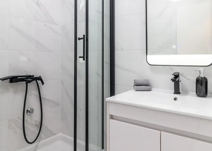 Spacious Family By The Sea 아파트 *