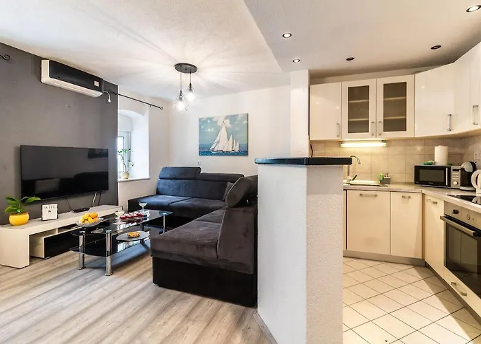 아파트 Spacious Family By The Sea *