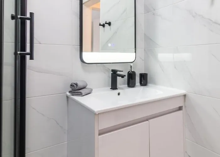 아파트 Spacious Family By The Sea *