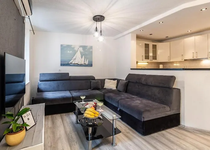 아파트 Spacious Family By The Sea *